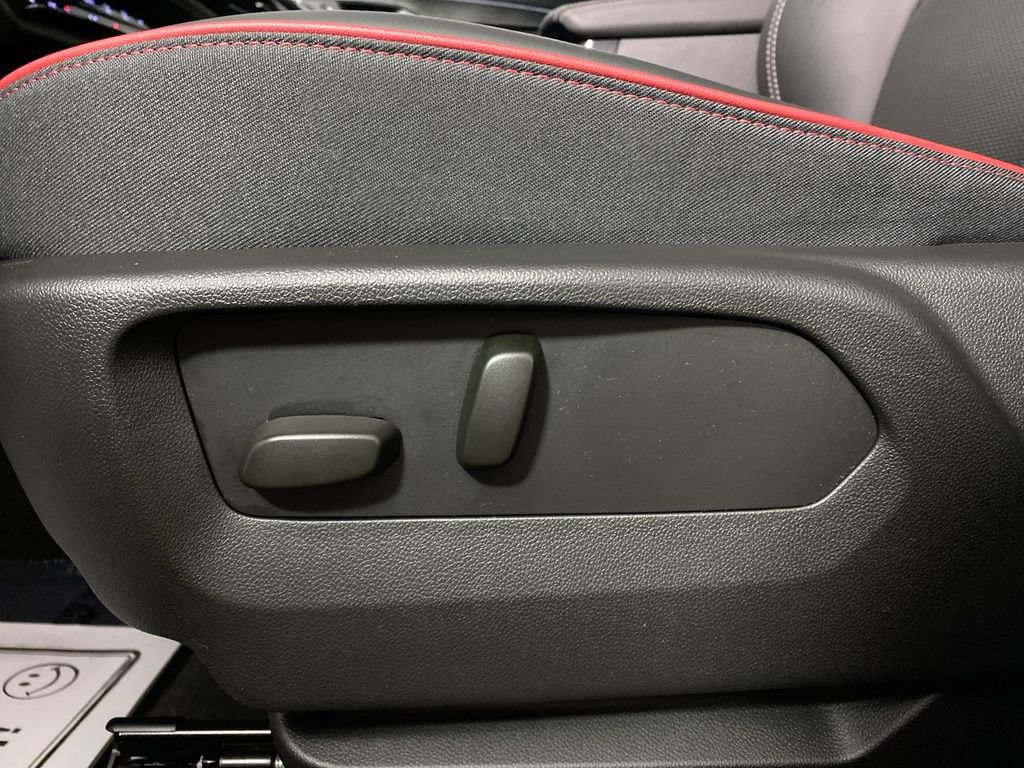 Certified 2023 Buick Envision Essence w/ Technology Package I AWD/4WD image 12