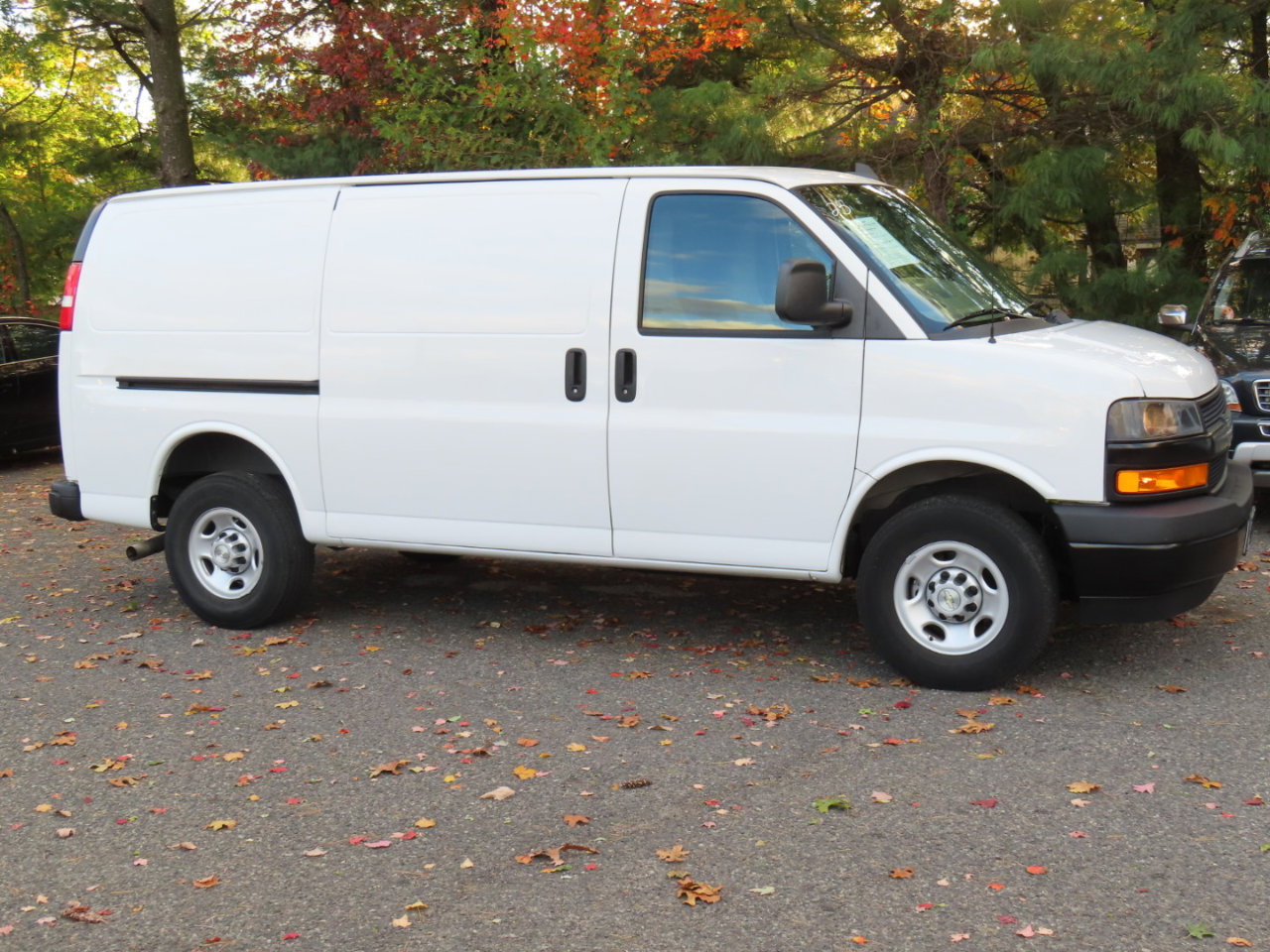 Used 2022 Chevrolet Express 2500 w/ Driver Convenience Package image 22