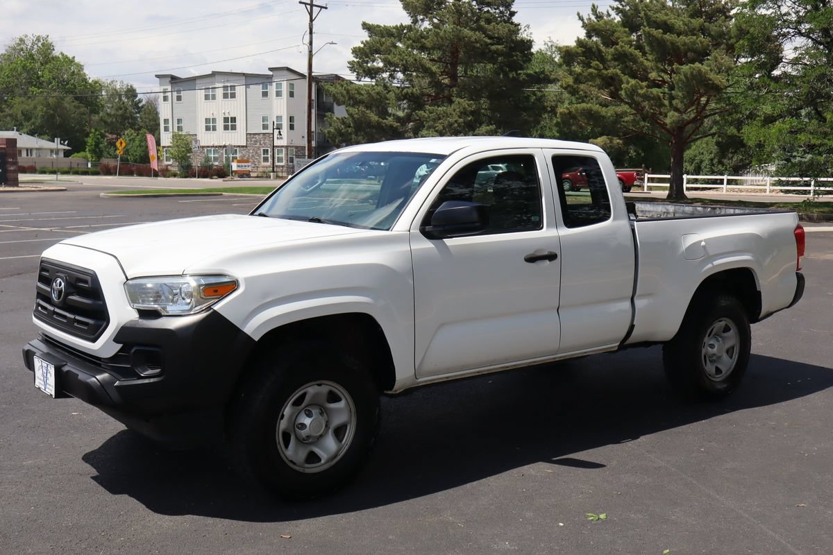 Used 2016 Toyota Tacoma SR AWD/4WD image 11