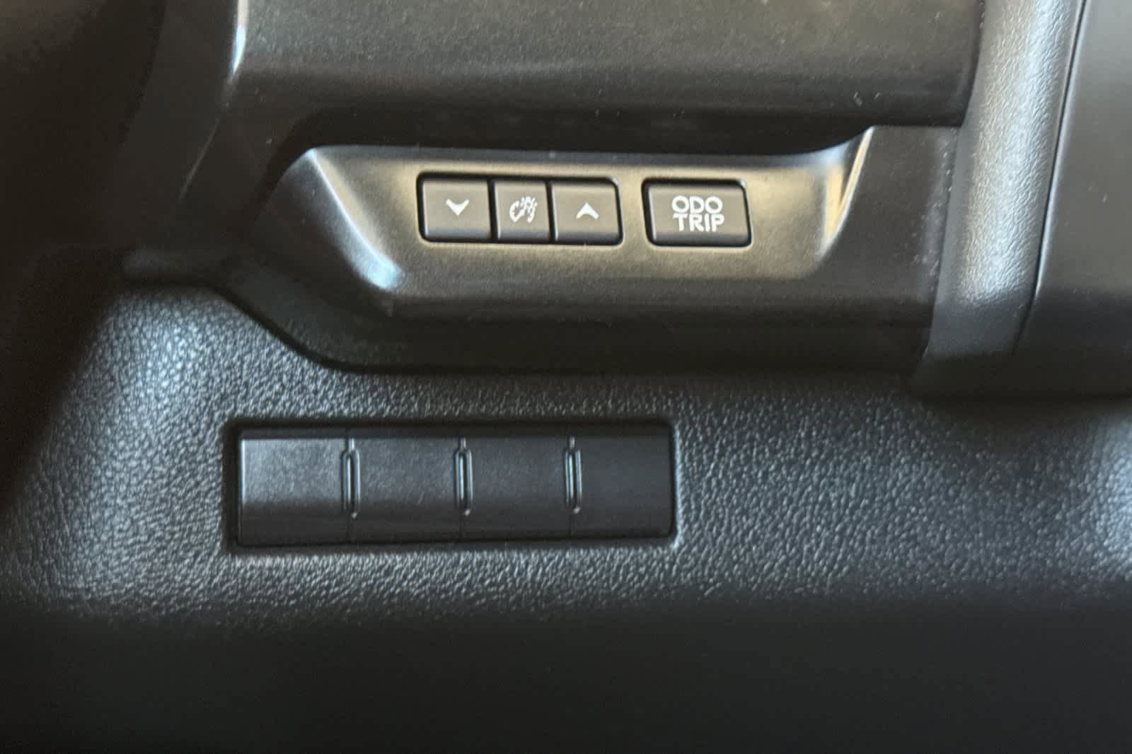Used 2020 Lexus UX 200 w/ Accessory Package FWD image 29