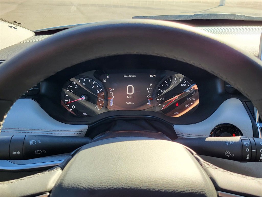 Used 2025 Jeep Compass Limited image 24