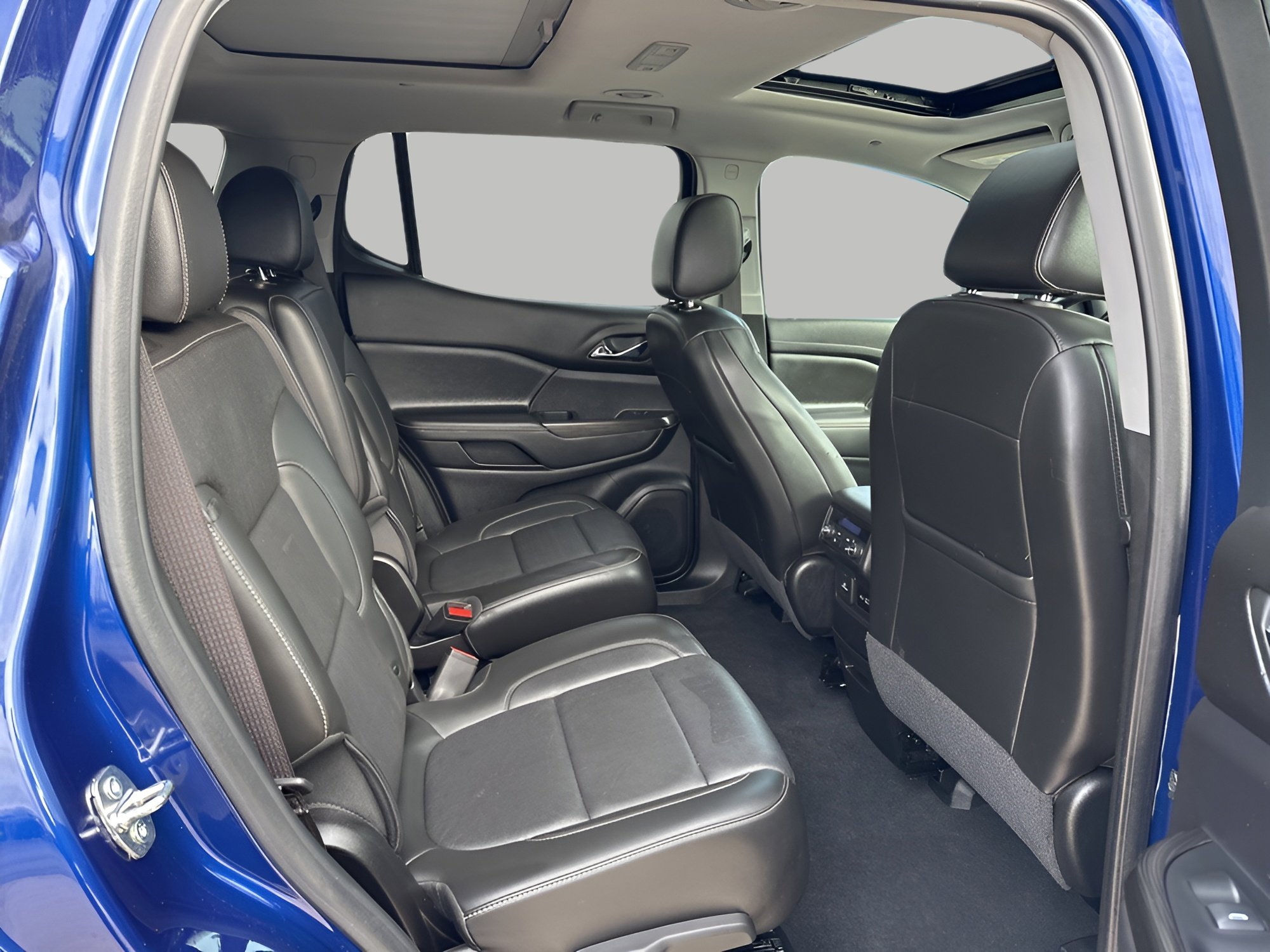 Used 2023 GMC Acadia SLT w/ Technology Package image 27