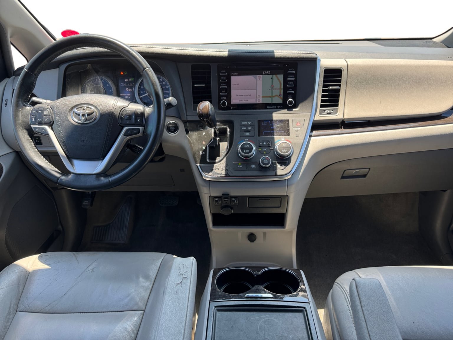 Used 2018 Toyota Sienna XLE w/ XLE Navigation Package FWD image 12