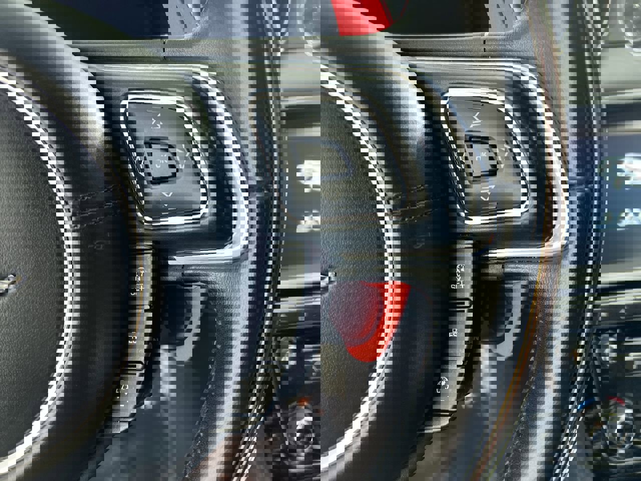 Used 2018 Jaguar XJ L Portfolio image 17