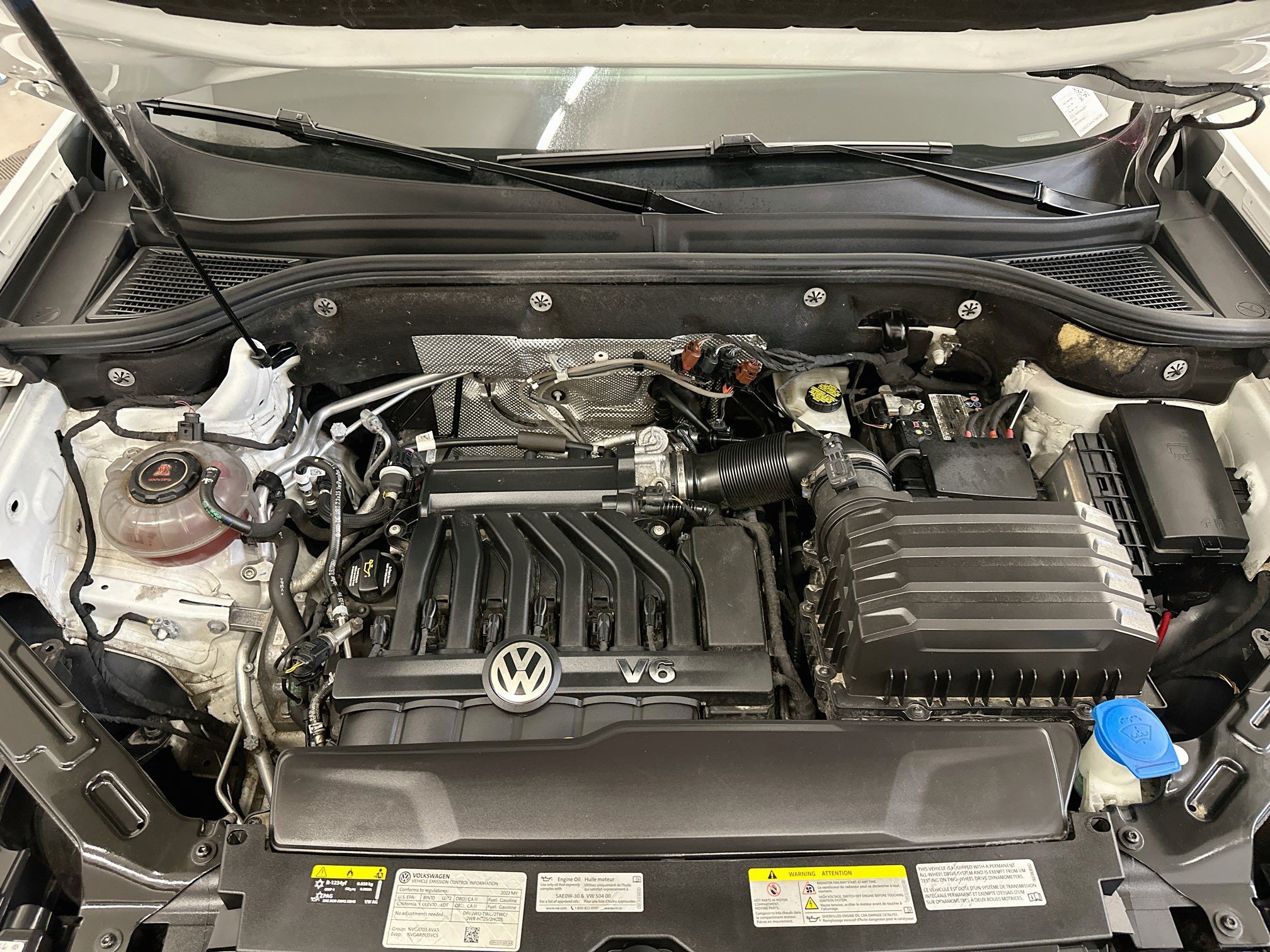 Used 2022 Volkswagen Atlas SEL R-Line AWD/4WD image 36
