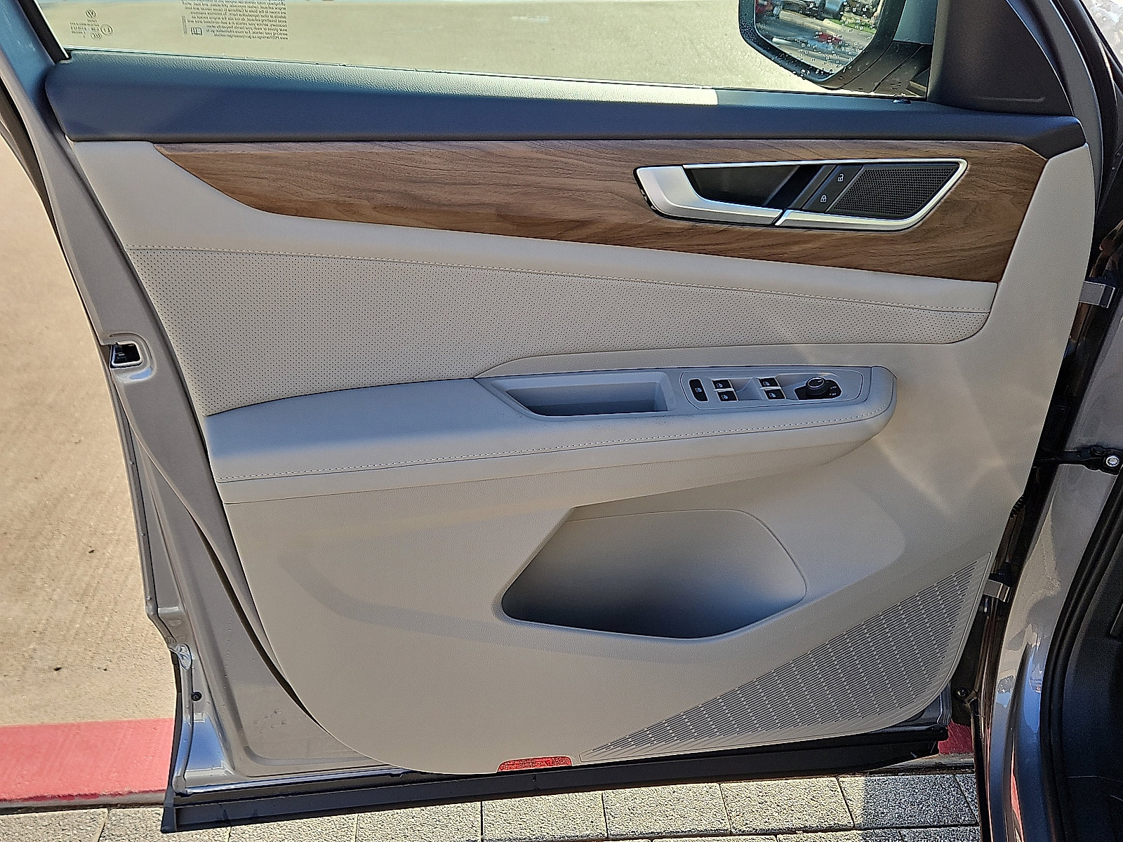 New 2026 Volkswagen Atlas SE image 14