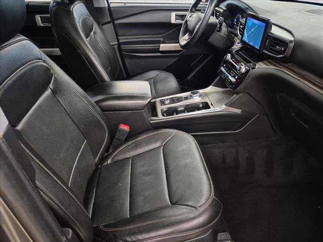 Used 2021 Ford Explorer Limited w/ Equipment Group 301A AWD/4WD image 24