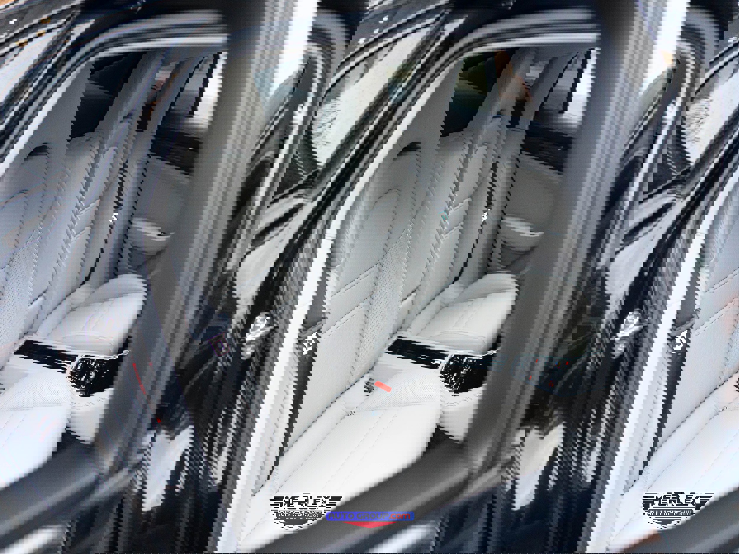 Used 2018 Porsche Panamera 4S w/ Premium Package Plus image 18