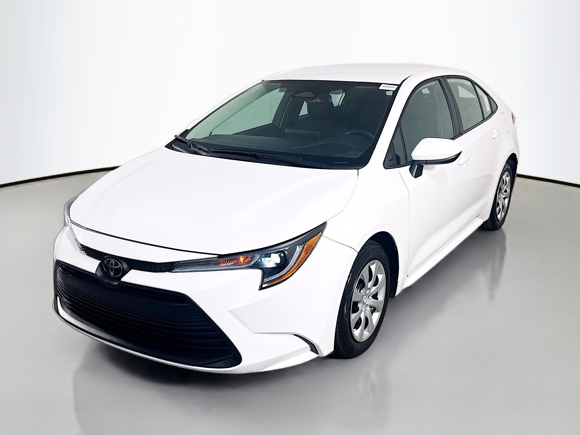 Used 2024 Toyota Corolla LE FWD image 4
