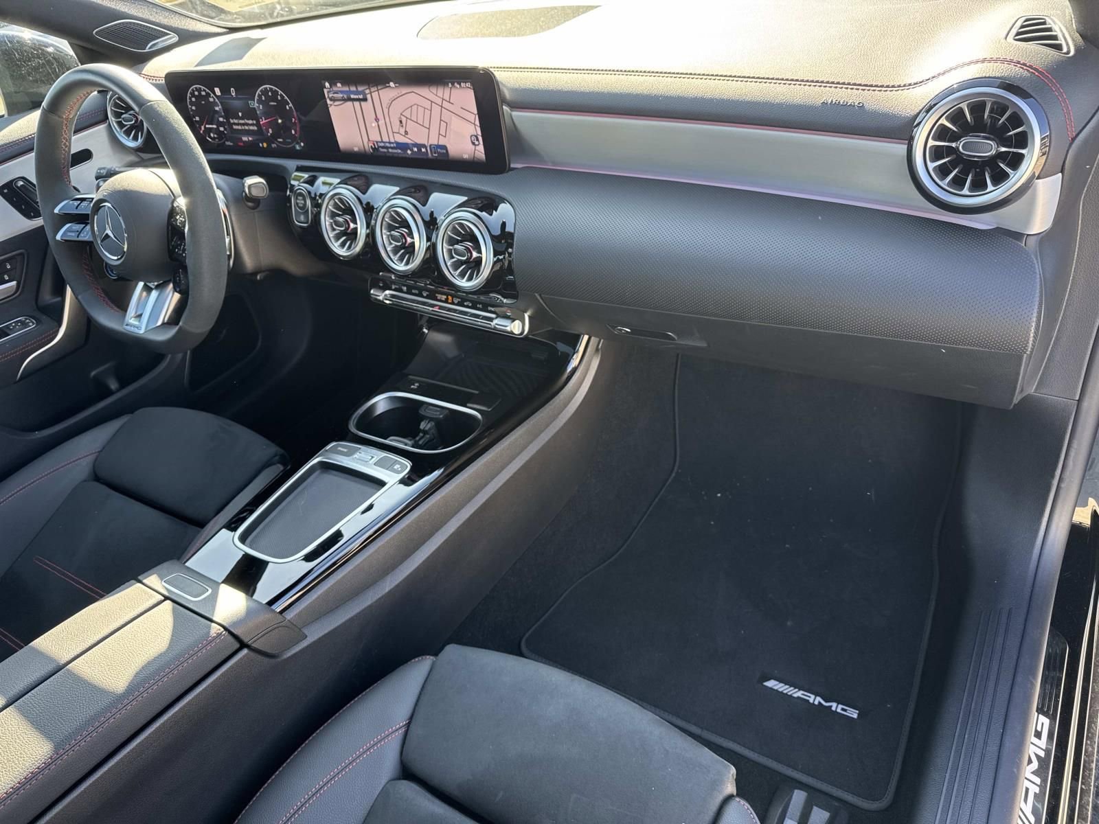 Used 2025 Mercedes-Benz CLA 35 AMG 4MATIC image 11