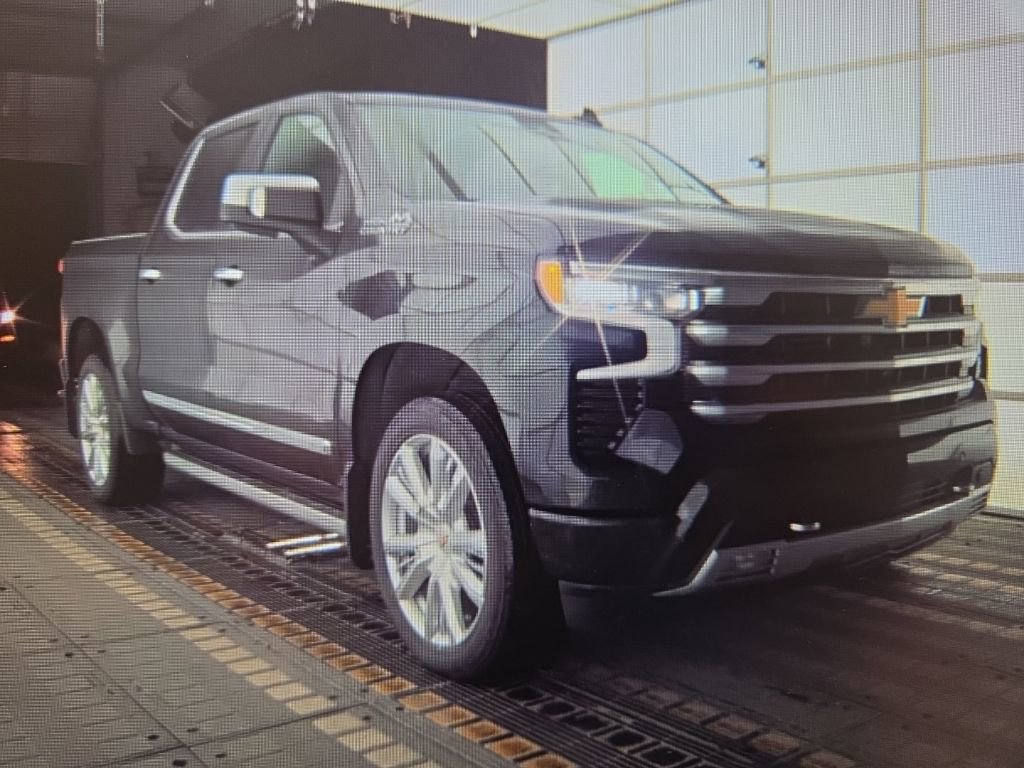 Used 2023 Chevrolet Silverado 1500 High Country w/ High Country Premium Package image 2