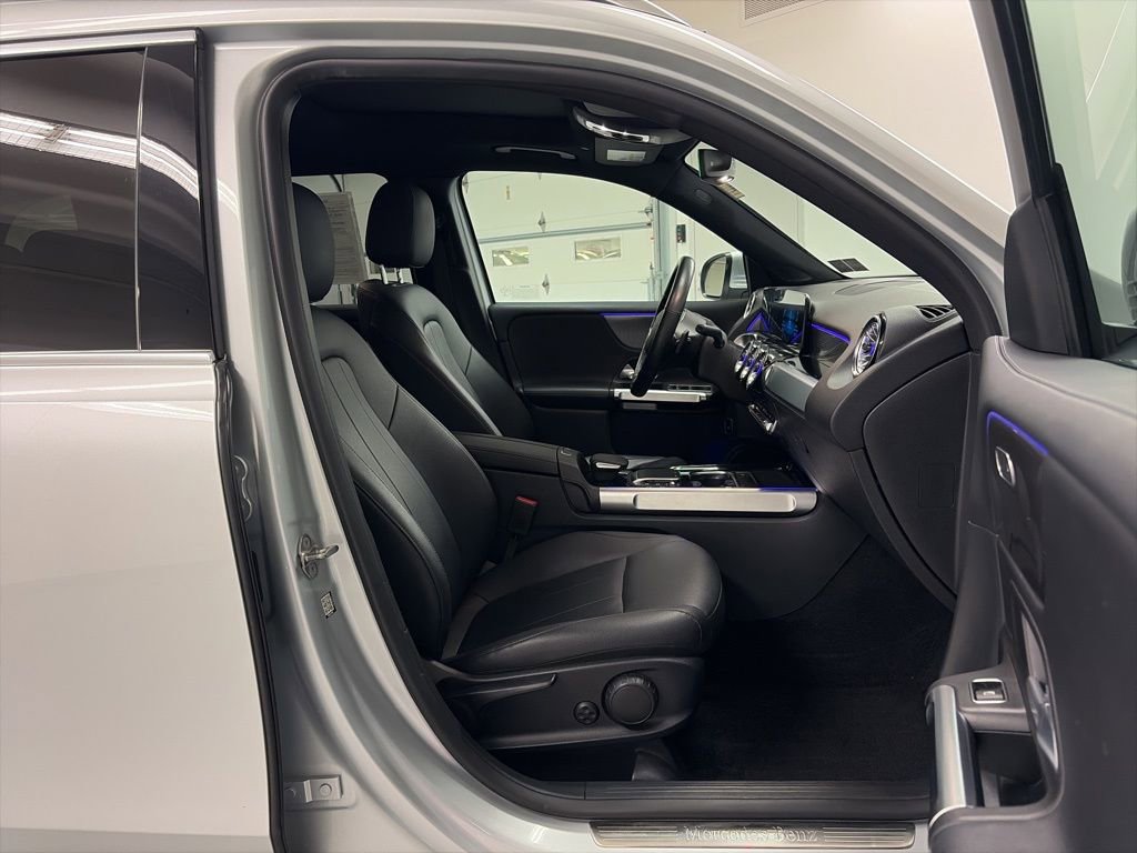 Certified 2022 Mercedes-Benz GLB 250 4MATIC image 17