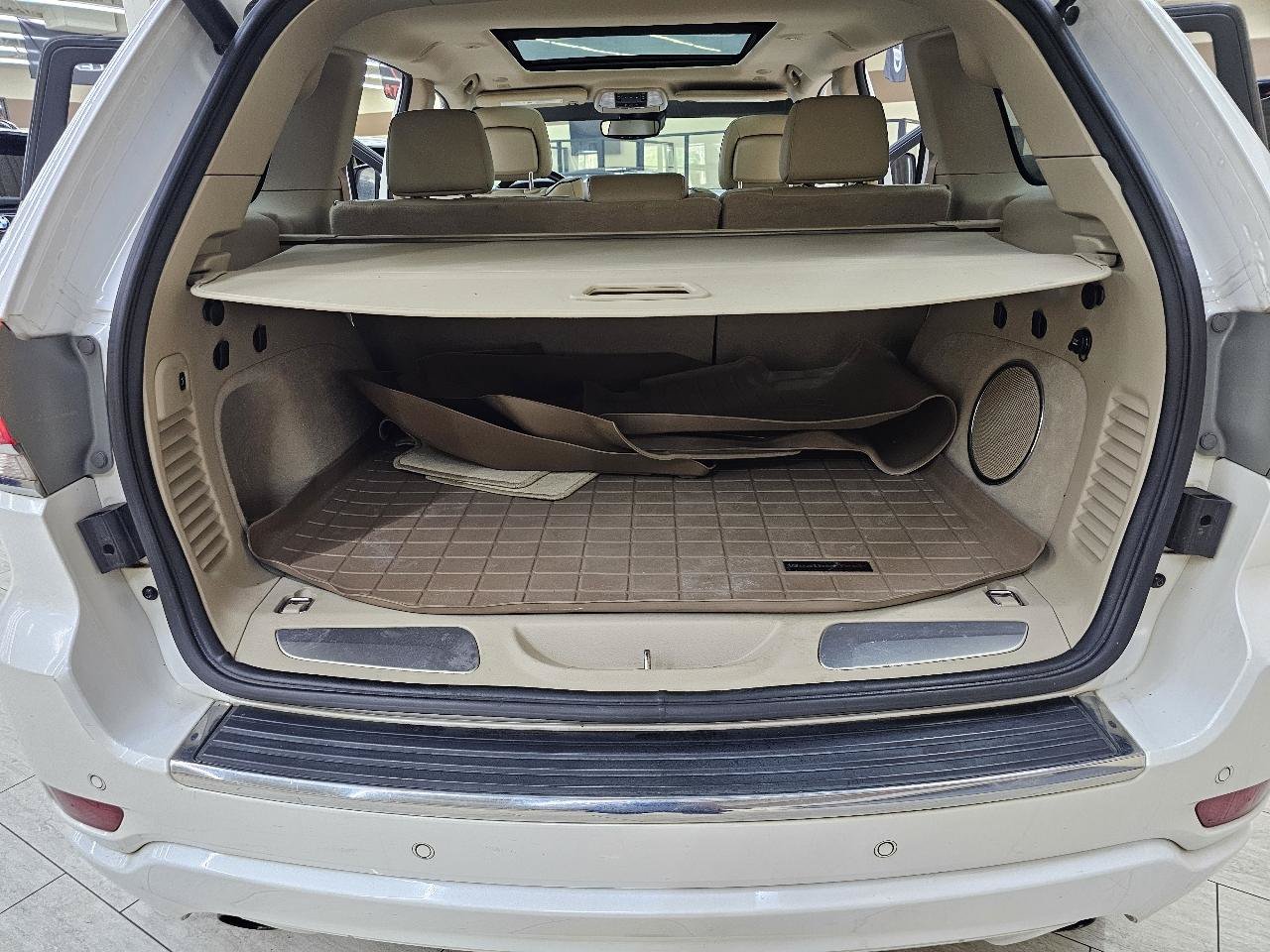 Used 2018 Jeep Grand Cherokee Overland RWD image 13