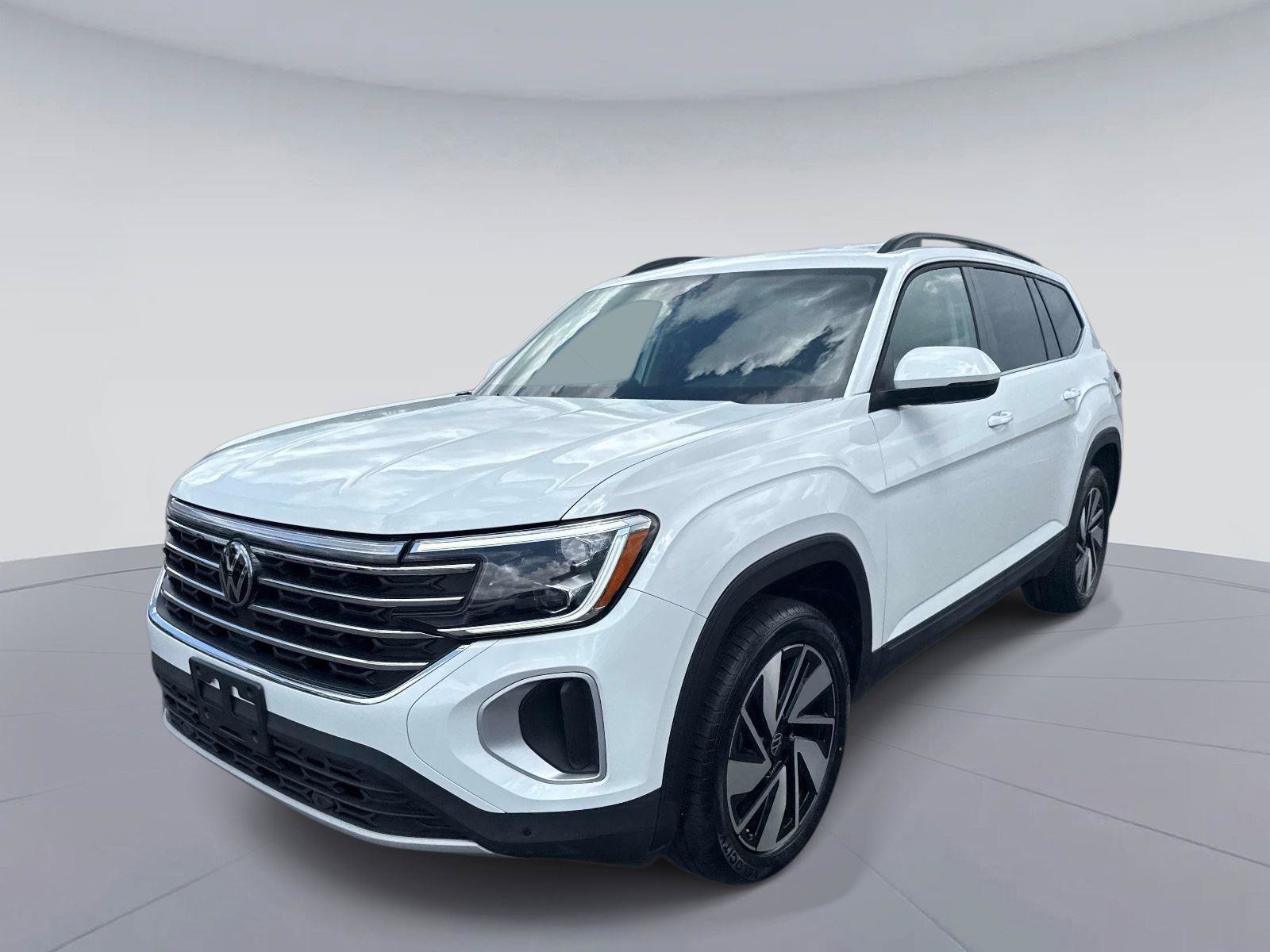 Used 2025 Volkswagen Atlas SE FWD image 8