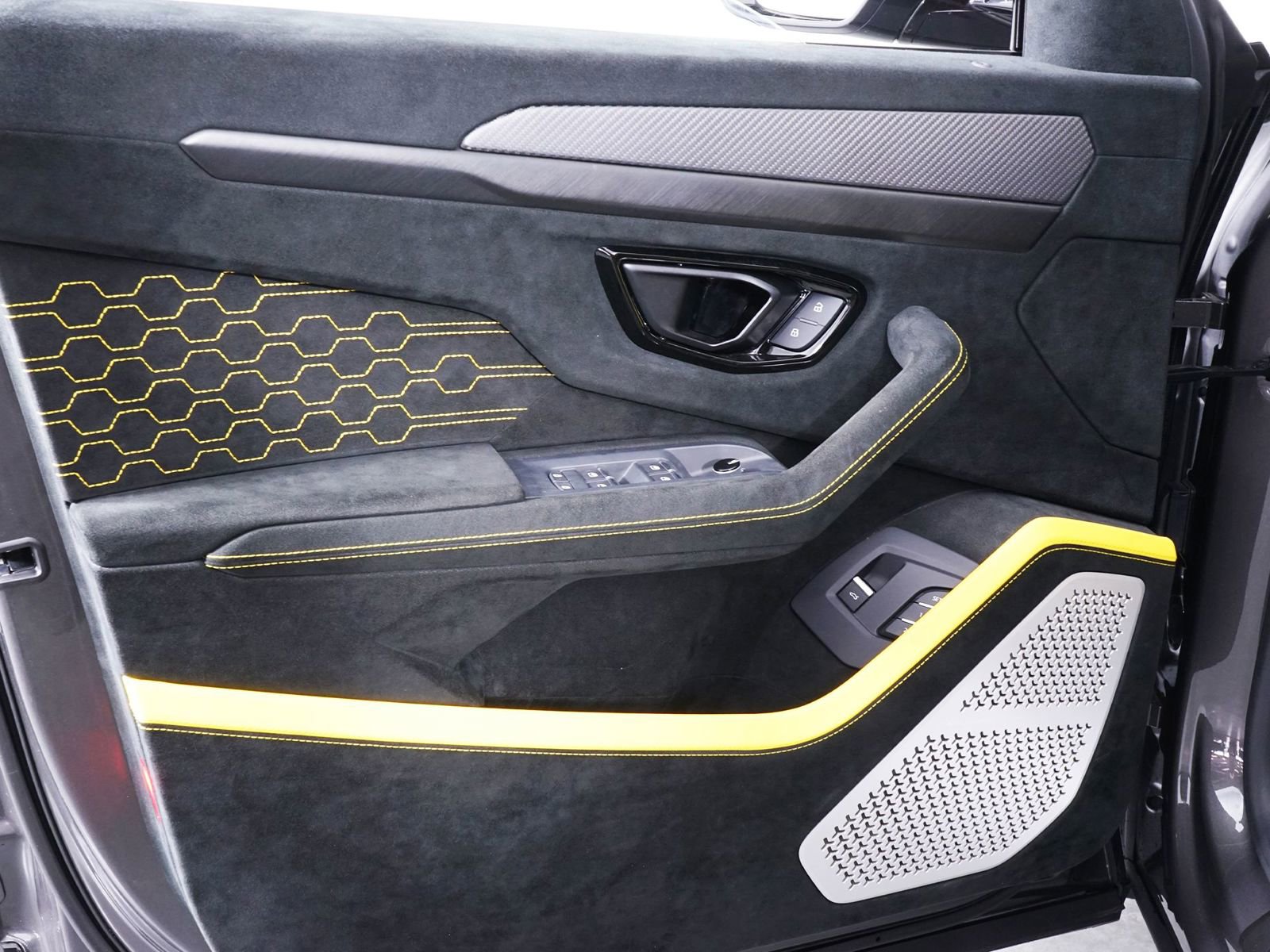 Used 2024 Lamborghini Urus Performante image 31