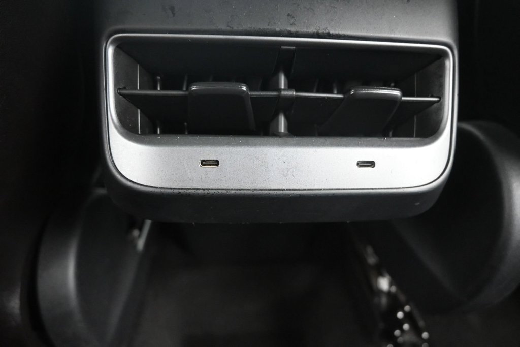Used 2021 Tesla Model Y Long Range AWD/4WD image 13