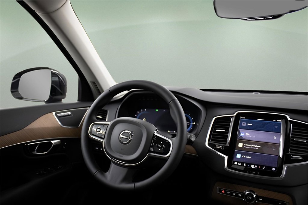 Certified 2025 Volvo XC90 T8 Plus w/ Protection Package Premier image 33