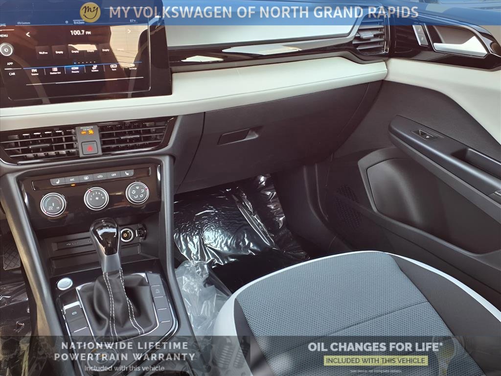 New 2025 Volkswagen Taos S image 22