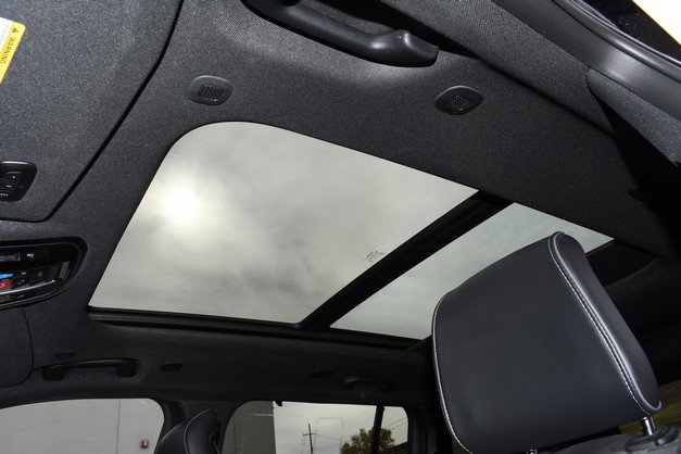 Used 2024 Jeep Grand Cherokee Overland w/ Advanced Protech Group III image 19