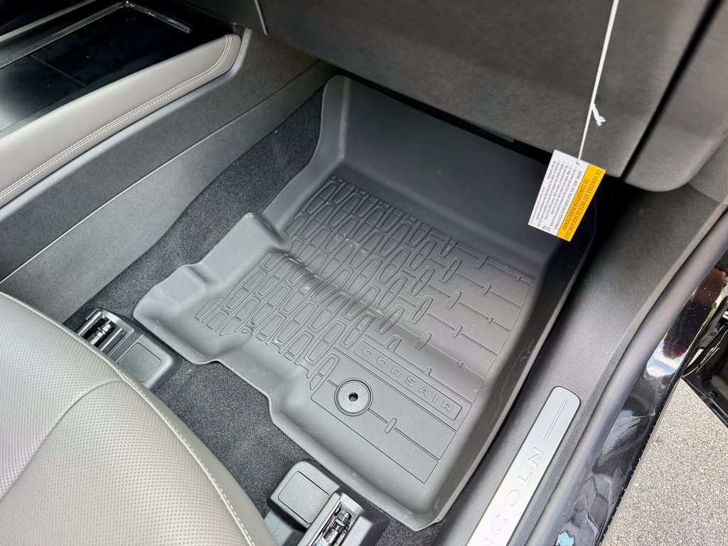New 2025 Lincoln Corsair Grand Touring AWD/4WD image 21