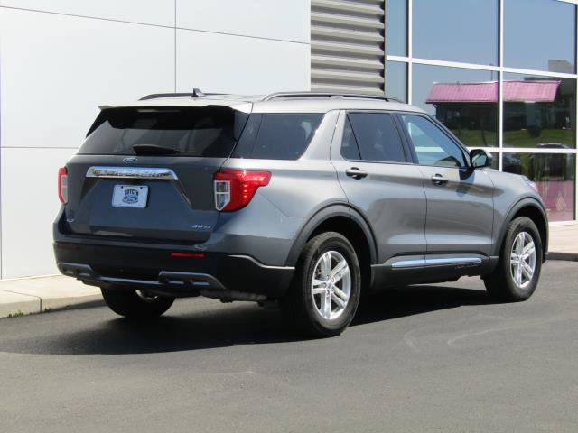 Used 2024 Ford Explorer XLT w/ Equipment Group 202A AWD/4WD image 8
