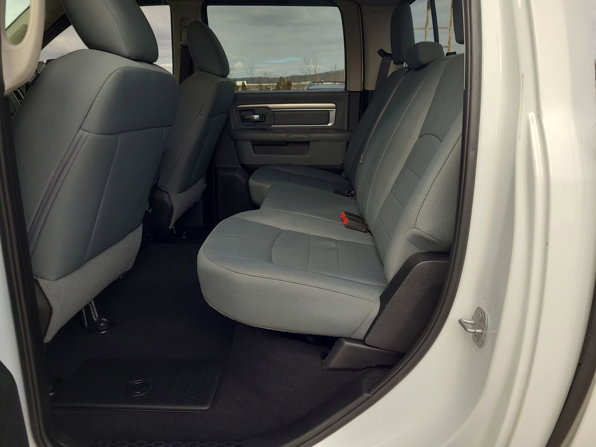 Used 2019 RAM 1500 Classic SLT image 22