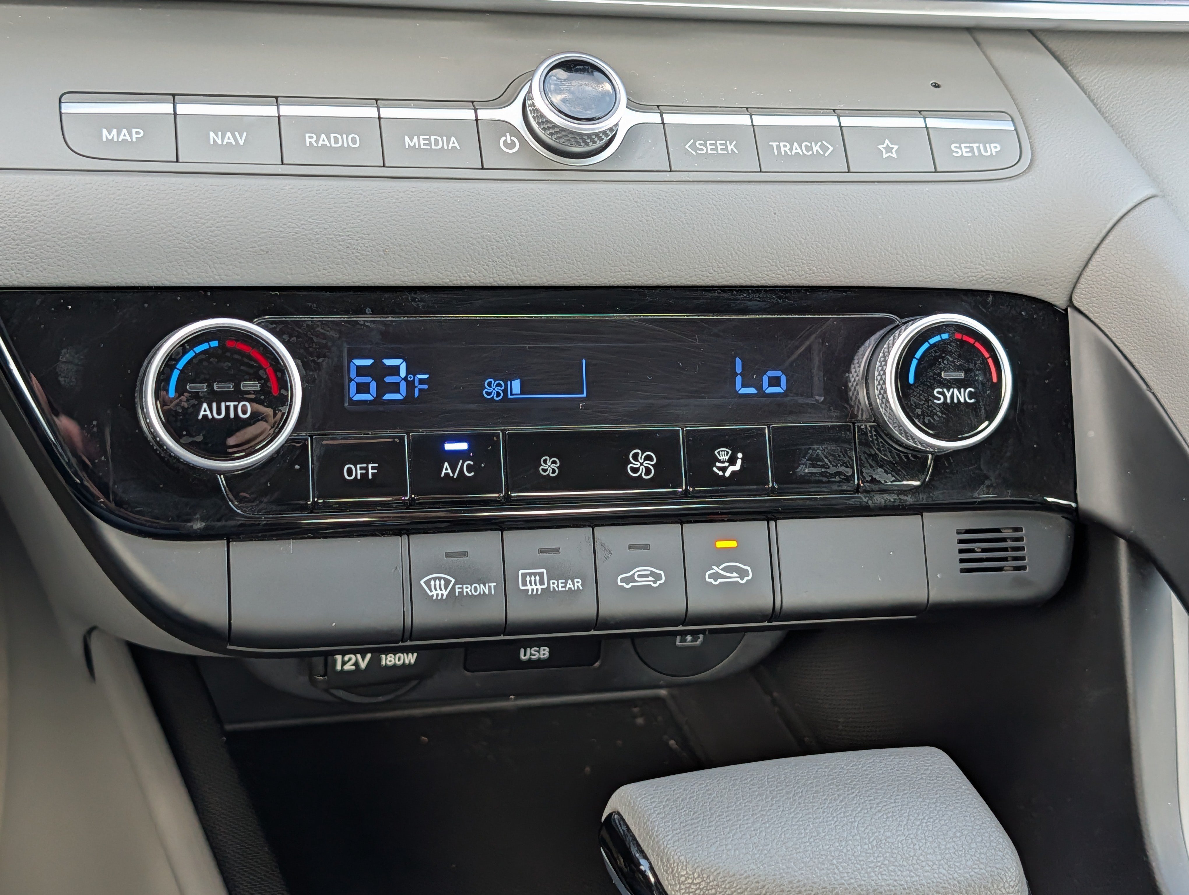 Certified 2024 Hyundai Elantra SEL FWD image 23
