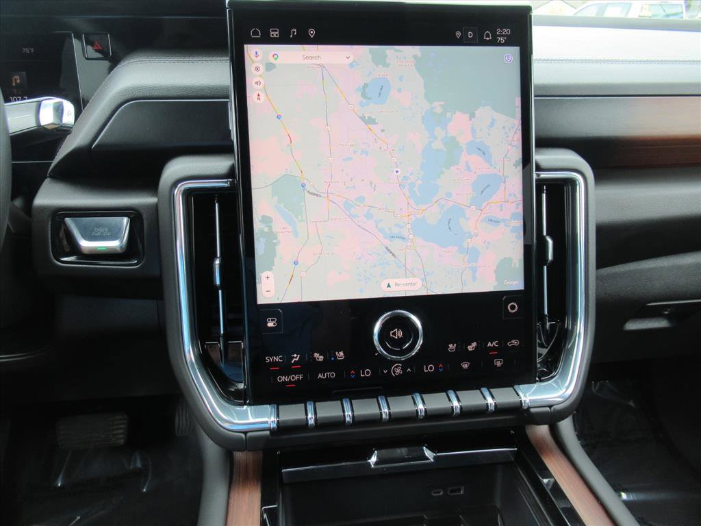 Used 2025 GMC Yukon XL Denali image 26