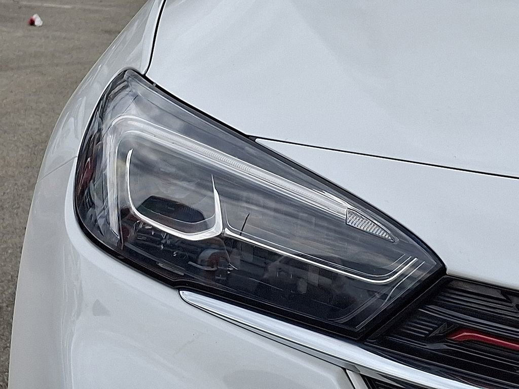 Used 2021 Buick Encore GX Essence w/ Sport Touring Package image 9