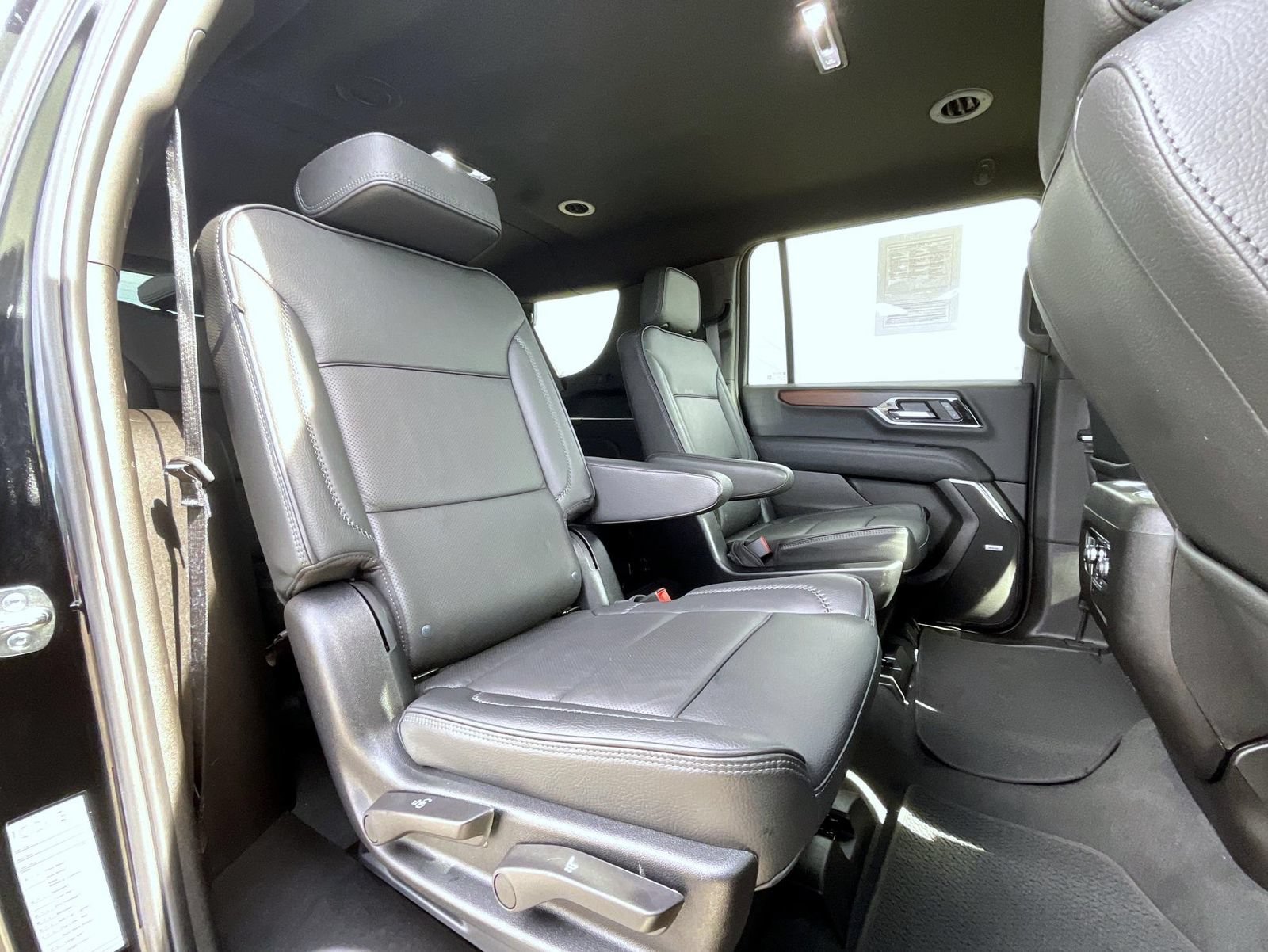 Used 2025 GMC Yukon XL Denali AWD/4WD image 22