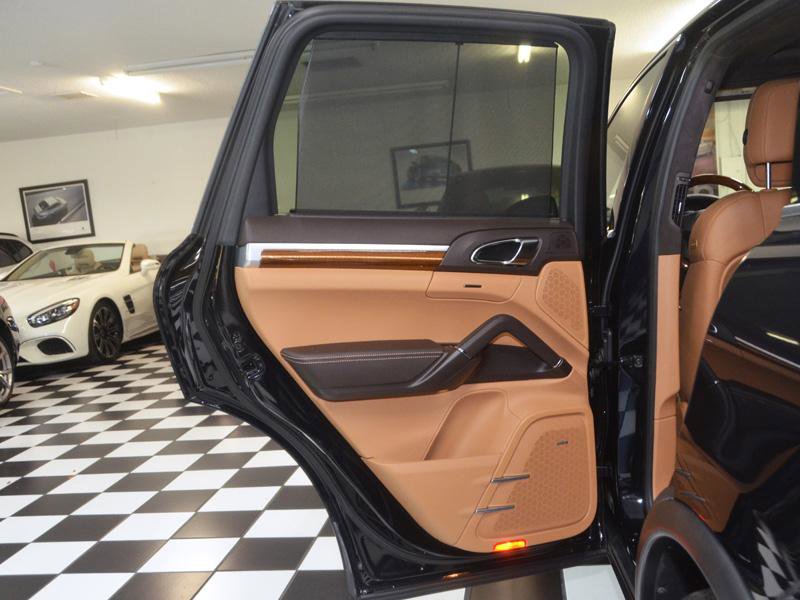 Used 2014 Porsche Cayenne Turbo w/ Comfort Plus Package (PU4) image 28