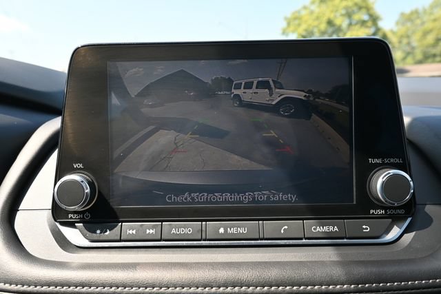 Used 2024 Nissan Rogue S AWD/4WD image 40