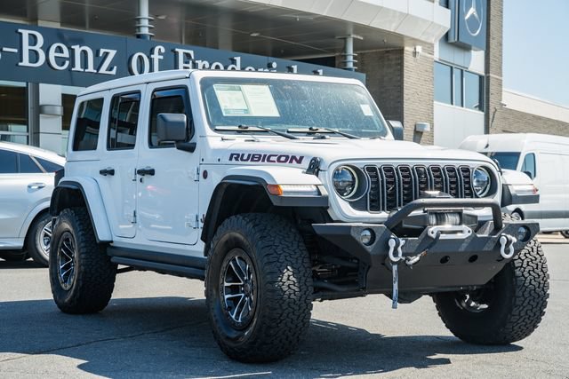 Used 2025 Jeep Wrangler Unlimited Rubicon AWD/4WD image 1