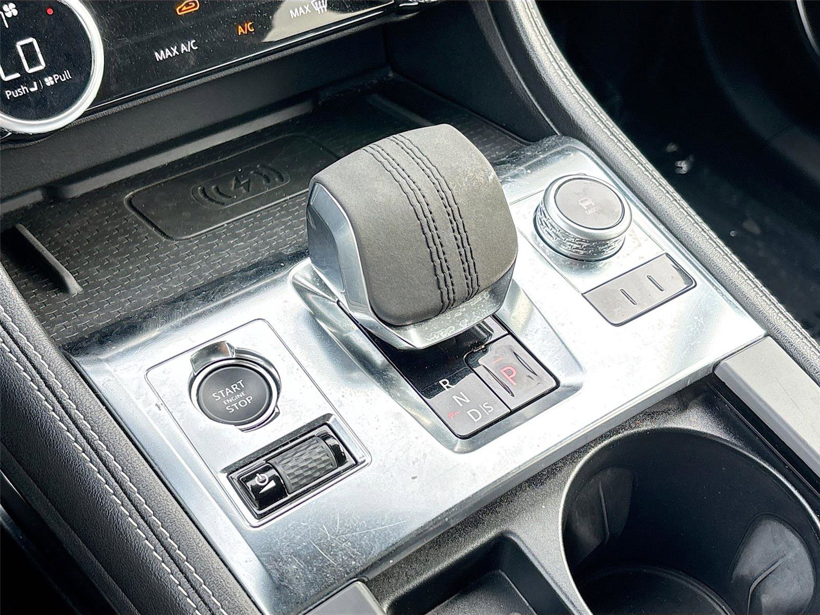 Used 2024 Jaguar F-PACE R-Dynamic S image 17