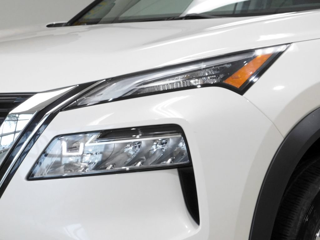 Used 2023 Nissan Rogue SV AWD/4WD image 15