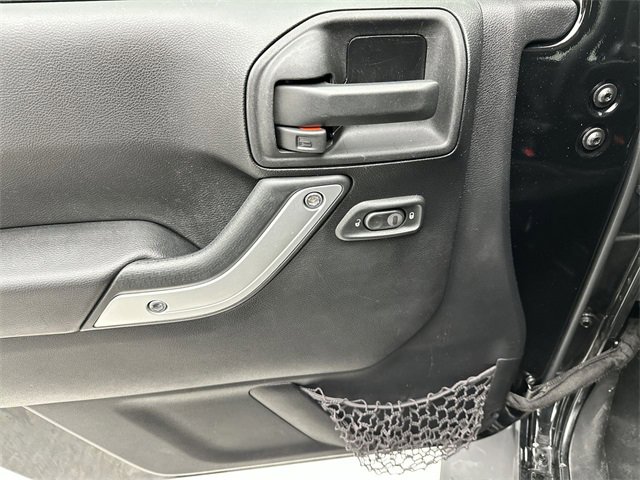 Used 2014 Jeep Wrangler Sahara w/ Connectivity Group image 13