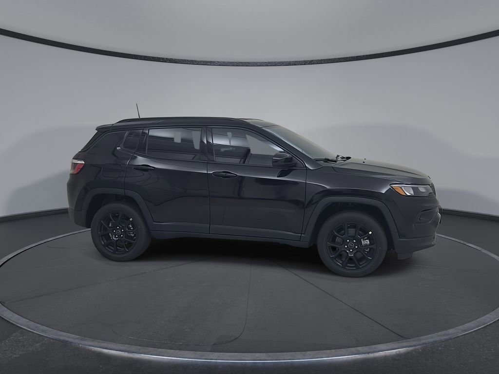 New 2026 Jeep Compass Latitude image 3