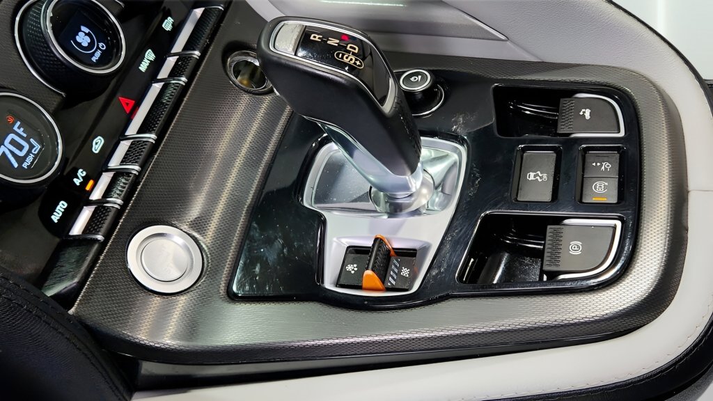 Used 2015 Jaguar F-TYPE S RWD image 19