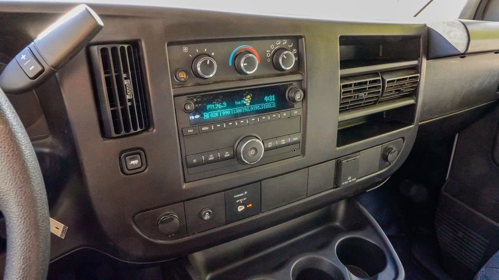 Used 2024 GMC Savana 2500 w/ Driver Convenience Package image 15