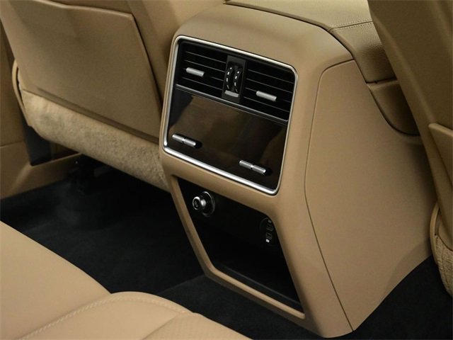 Used 2023 Porsche Cayenne S Platinum w/ Assistance Package image 40