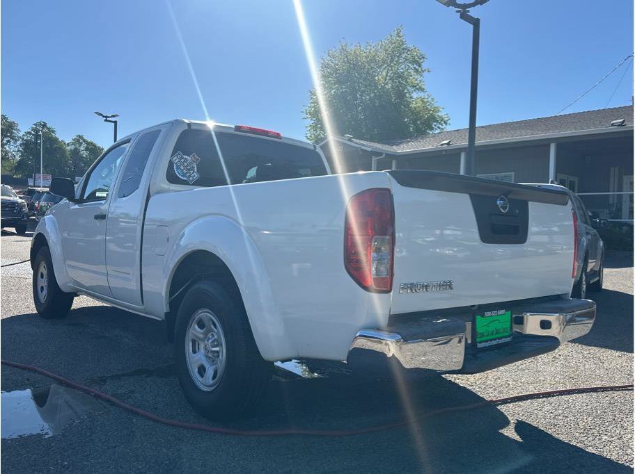 Used 2016 Nissan Frontier S image 5