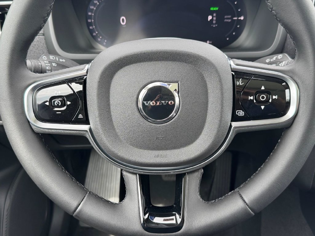 New 2026 Volvo XC90 T8 Plus w/ Protection Package Premier AWD/4WD image 12