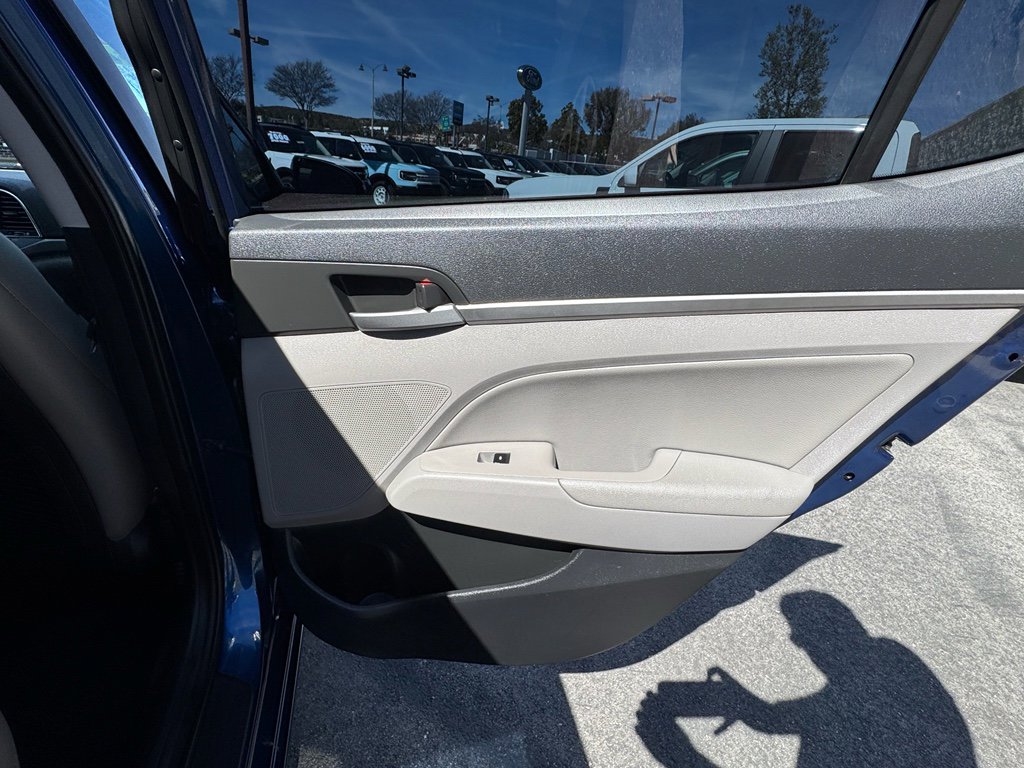 Used 2017 Hyundai Elantra Limited image 26