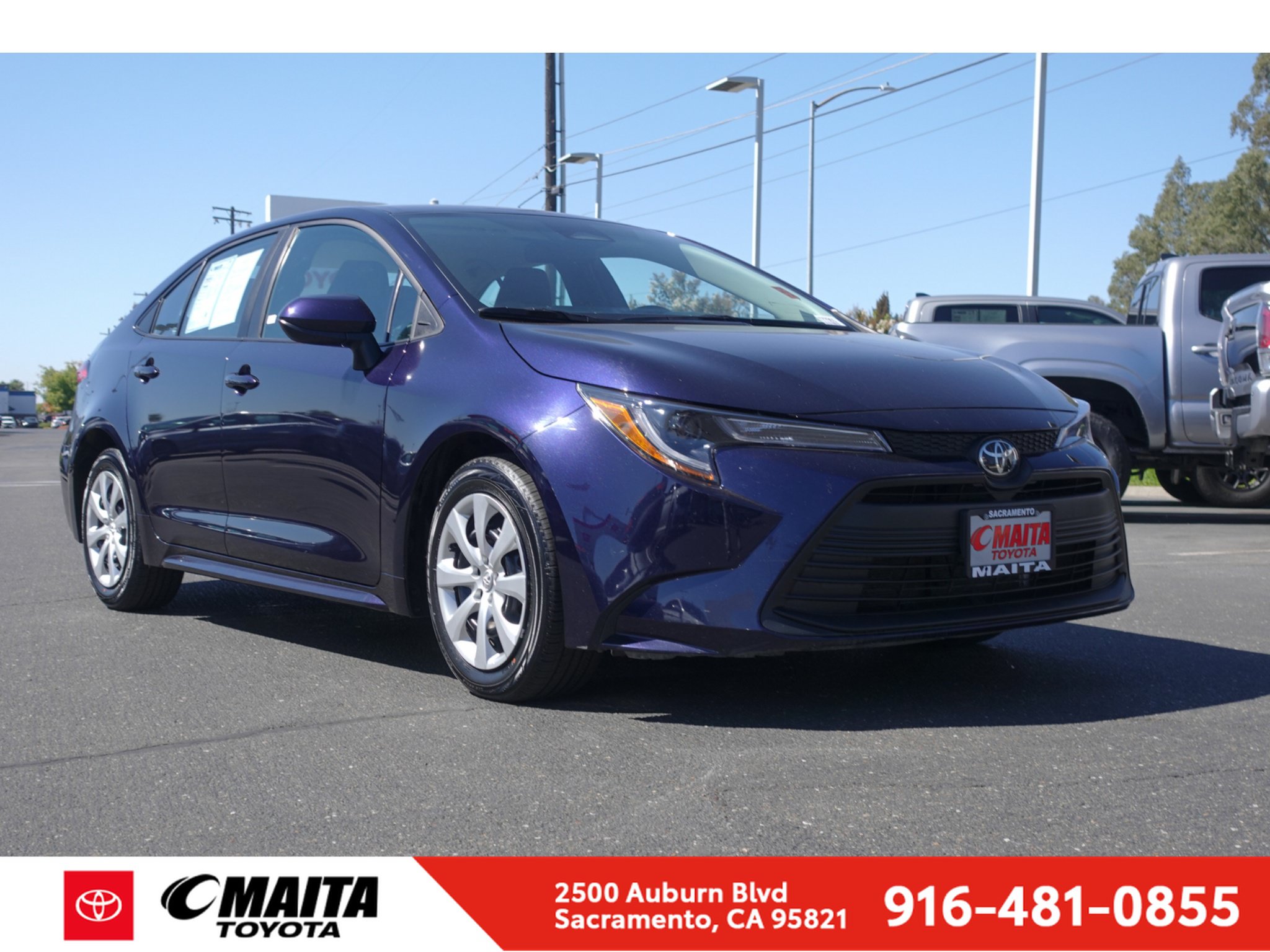 Used 2025 Toyota Corolla LE FWD image 1