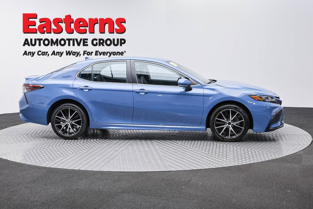 Used 2023 Toyota Camry SE FWD image 6