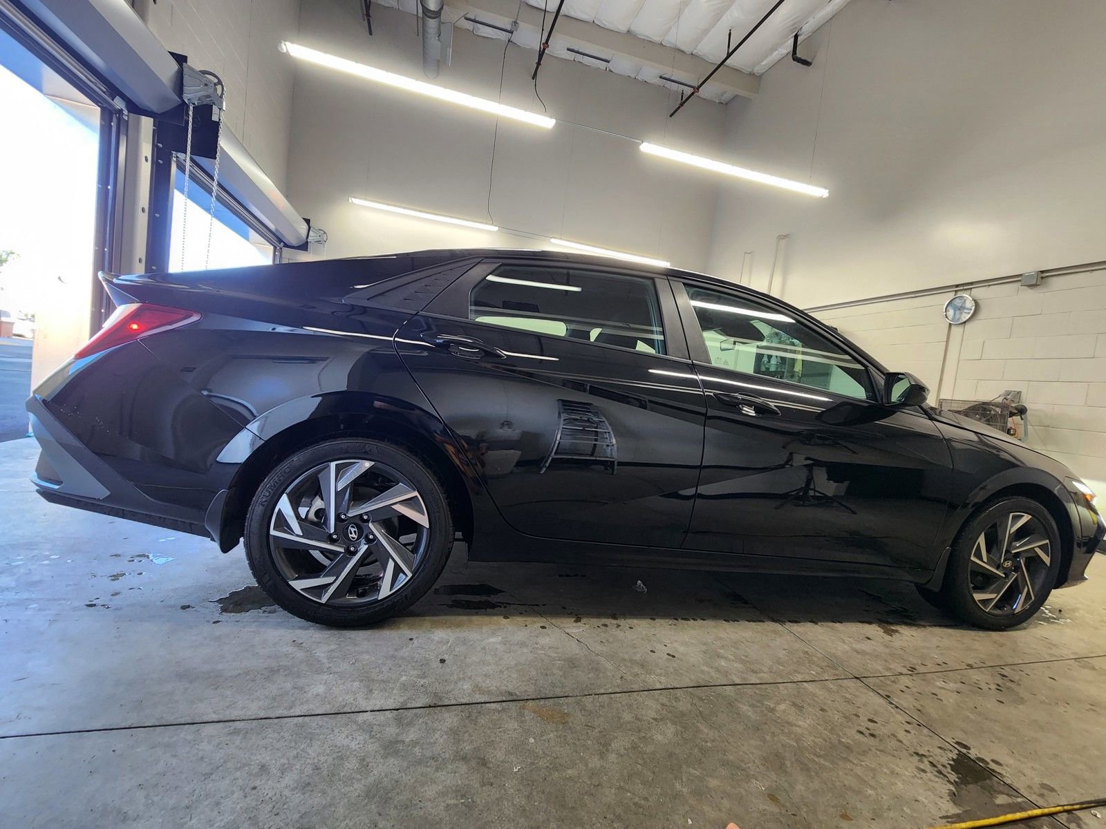 Certified 2025 Hyundai Elantra Sport image 8