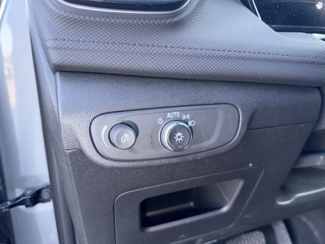 Used 2025 Chevrolet TrailBlazer LT image 31