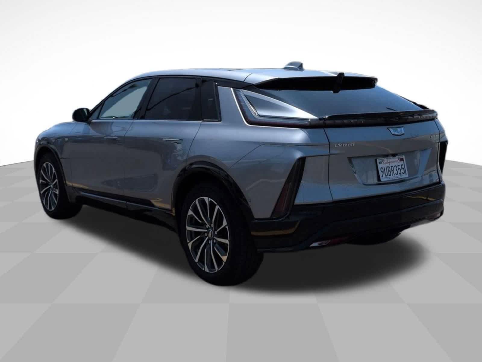 Used 2025 Cadillac Lyriq Sport AWD/4WD image 7