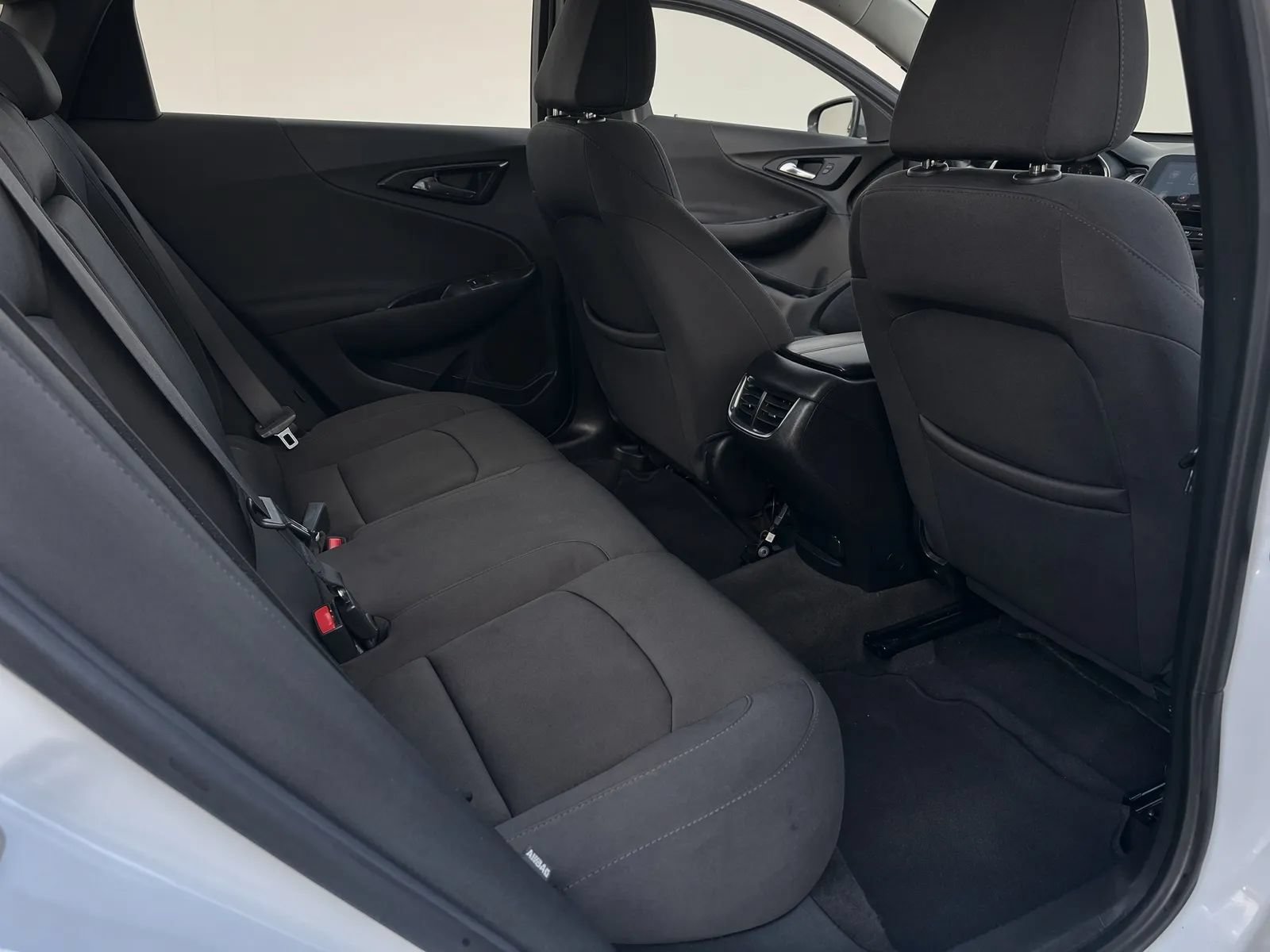 Used 2021 Chevrolet Malibu LT FWD image 17