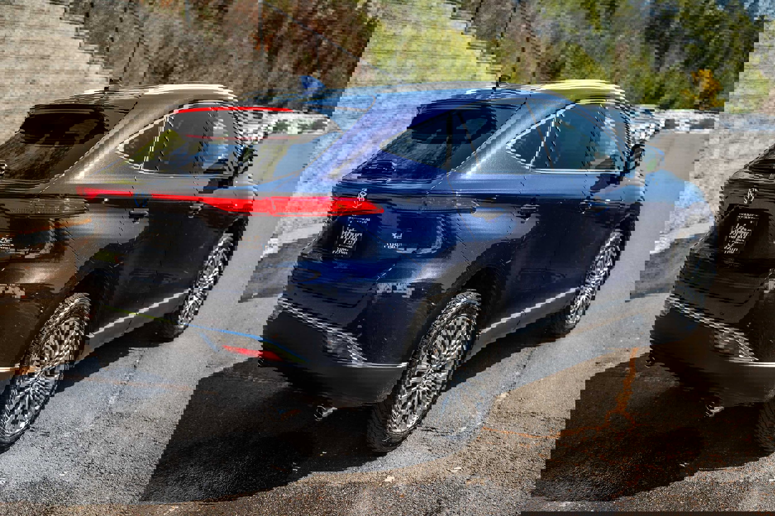 Certified 2022 Toyota Venza XLE image 5